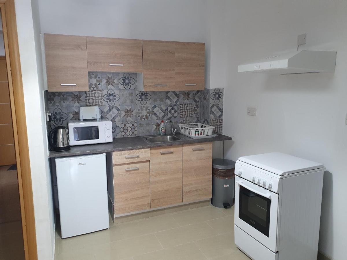 Valentinos Apartments Paphos Eksteriør billede