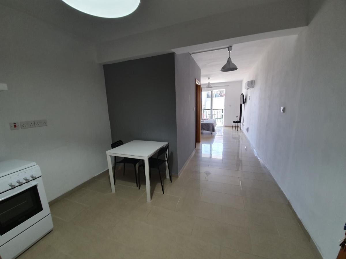 Valentinos Apartments Paphos Eksteriør billede