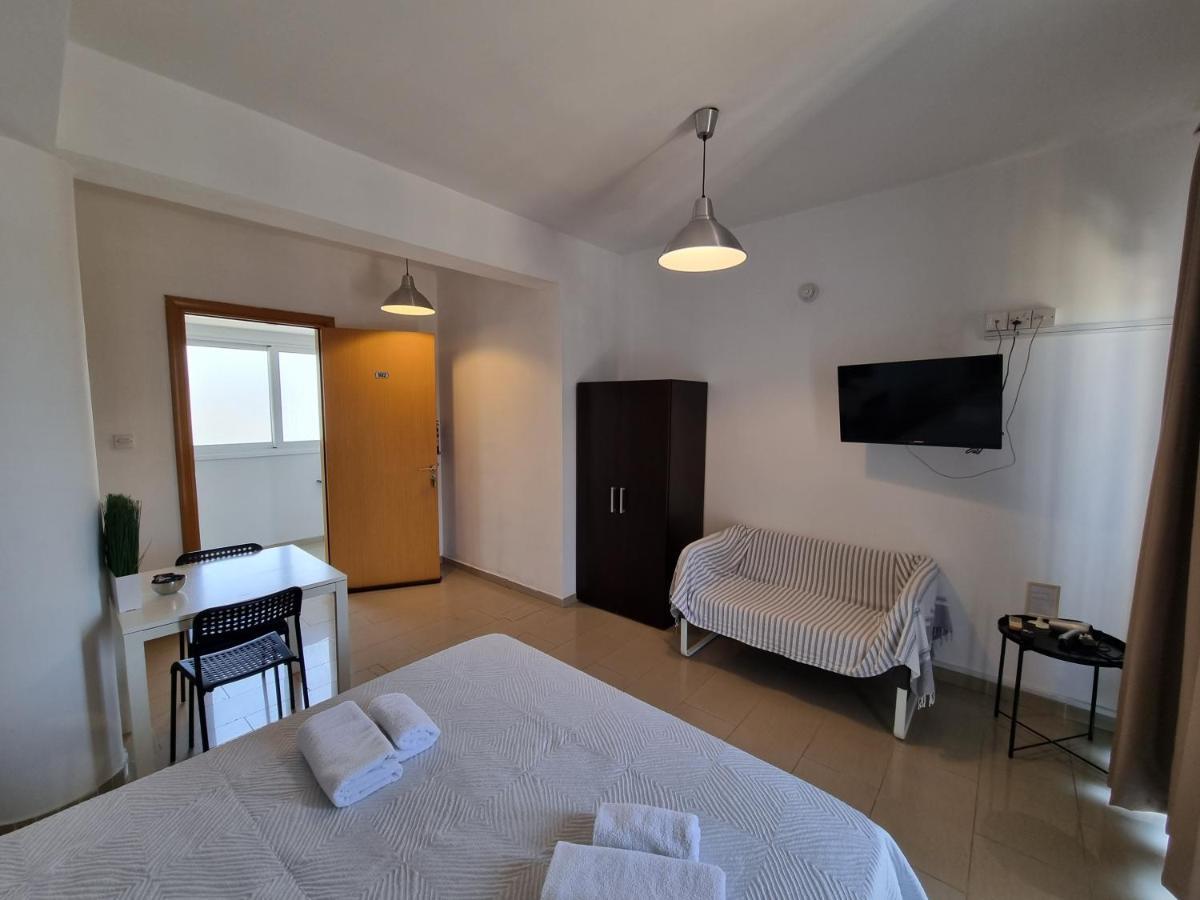 Valentinos Apartments Paphos Eksteriør billede