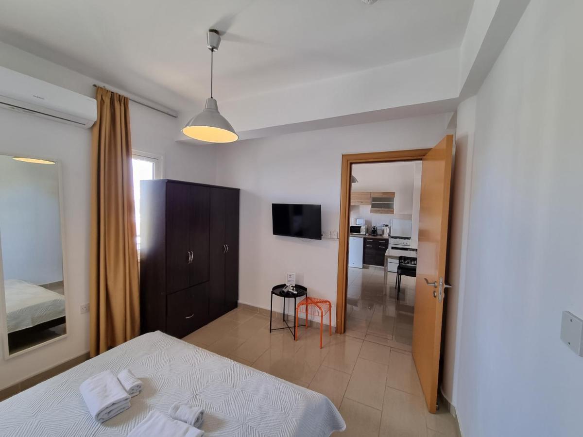Valentinos Apartments Paphos Eksteriør billede