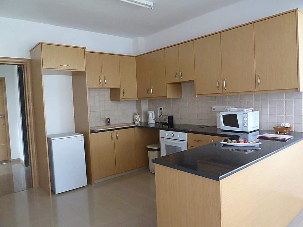 Valentinos Apartments Paphos Værelse billede