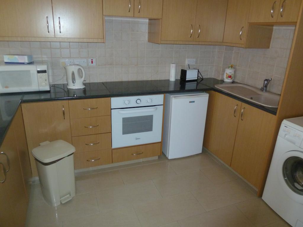 Valentinos Apartments Paphos Værelse billede