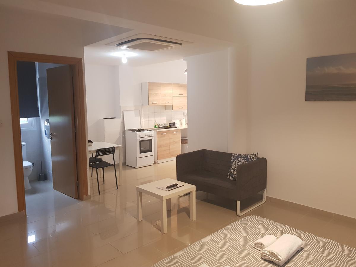 Valentinos Apartments Paphos Eksteriør billede