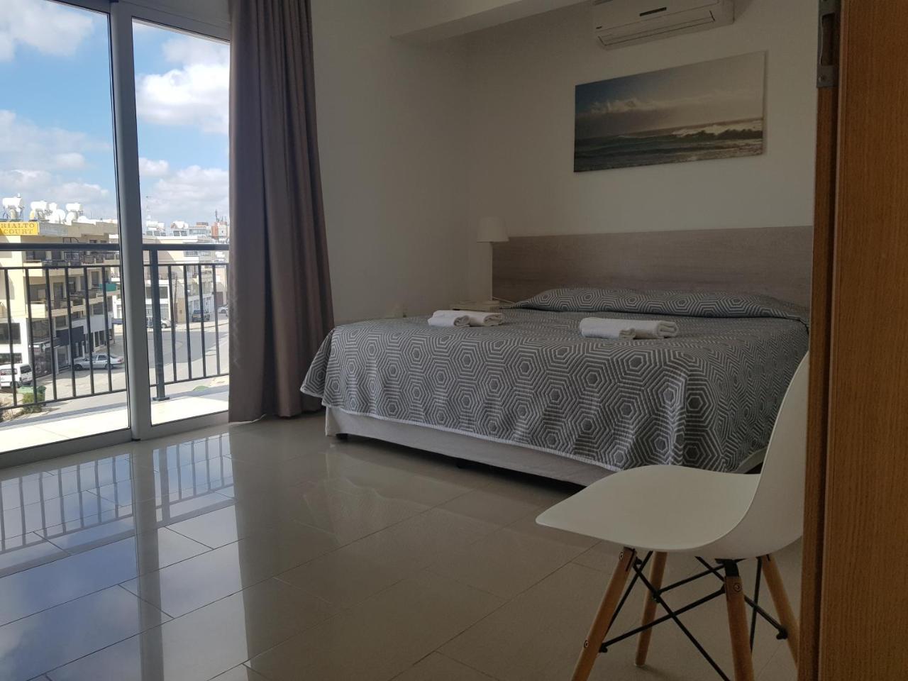 Valentinos Apartments Paphos Eksteriør billede